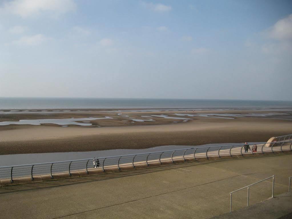 Deneside Guest House Blackpool Extérieur photo